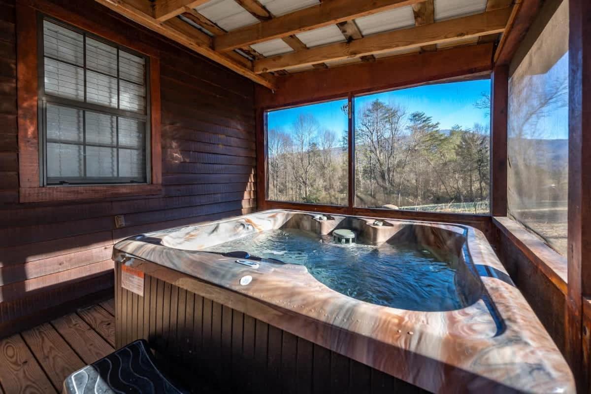 Beautiful View! Log Cabin,Fireplace,Hot Tub,Arcade,Pool,Fishing เซอเวียร์วีล ภายนอก รูปภาพ