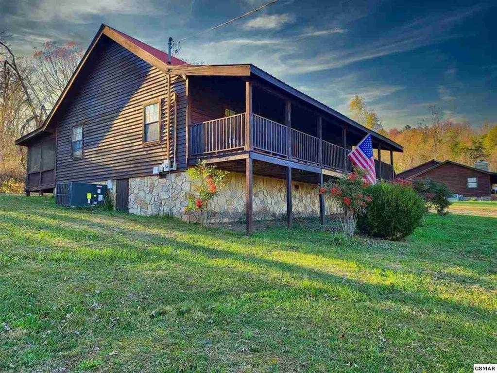 Beautiful View! Log Cabin,Fireplace,Hot Tub,Arcade,Pool,Fishing เซอเวียร์วีล ภายนอก รูปภาพ