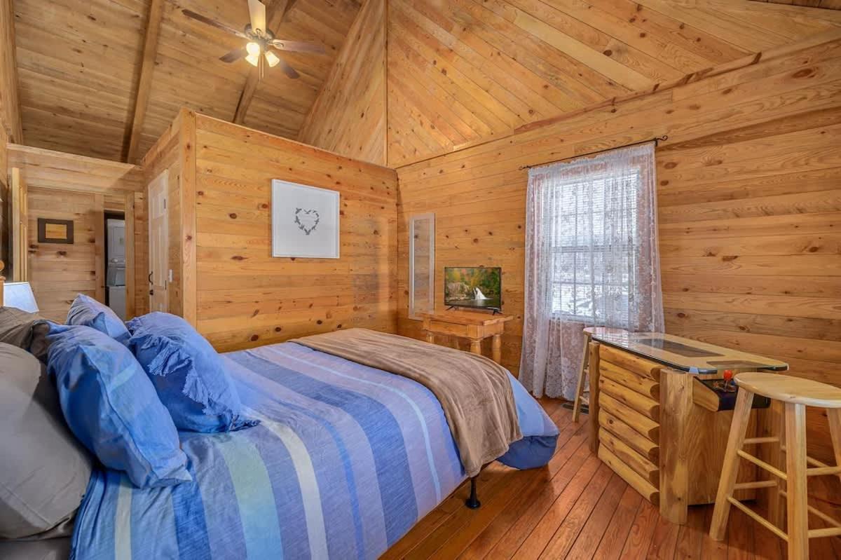 Beautiful View! Log Cabin,Fireplace,Hot Tub,Arcade,Pool,Fishing เซอเวียร์วีล ภายนอก รูปภาพ