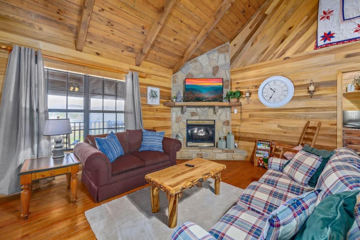Beautiful View! Log Cabin,Fireplace,Hot Tub,Arcade,Pool,Fishing เซอเวียร์วีล ภายนอก รูปภาพ
