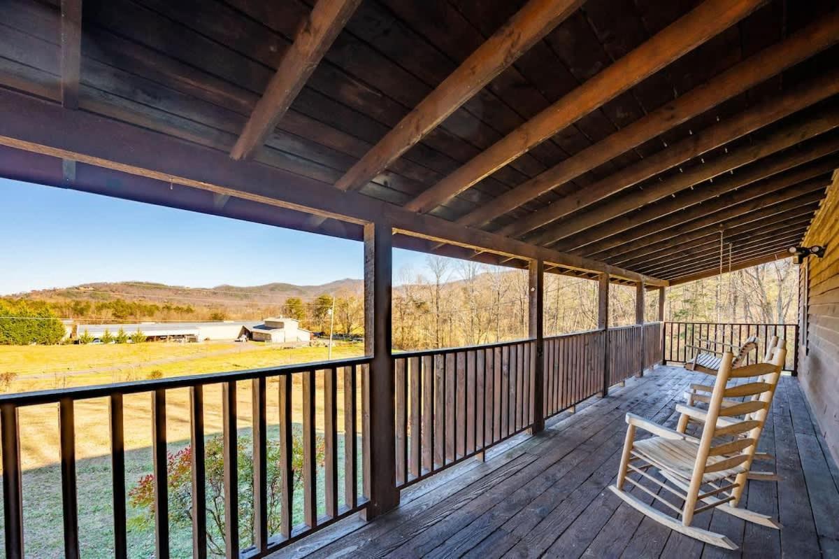 Beautiful View! Log Cabin,Fireplace,Hot Tub,Arcade,Pool,Fishing เซอเวียร์วีล ภายนอก รูปภาพ